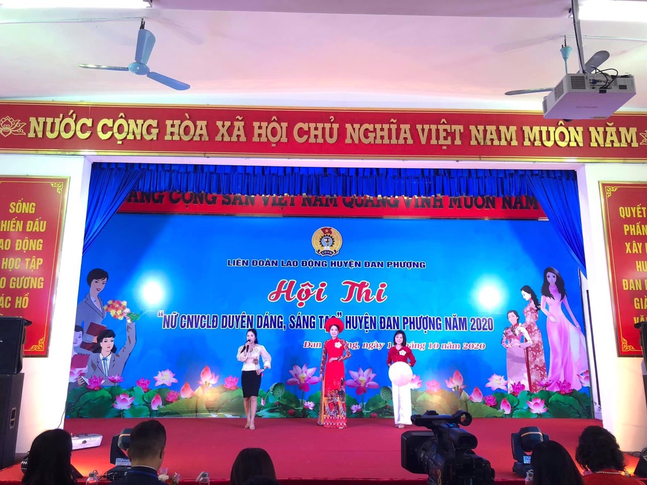 Hội thi Nữ Công nhân viên chức lao động duyên dáng, sáng tạo.